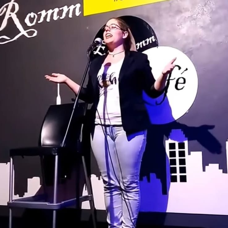 valky actuando